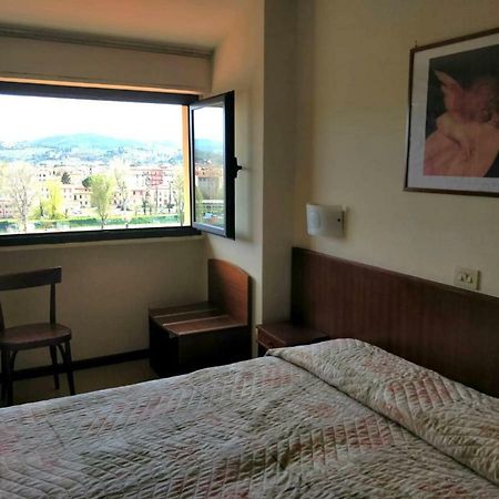 Columbus Urban Resort Florence Ngoại thất bức ảnh A room at the hotel