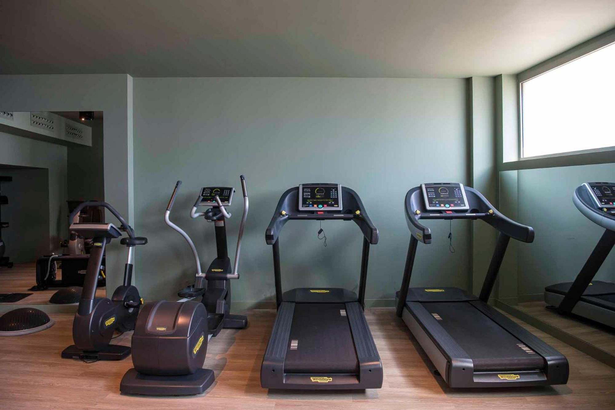 Columbus Urban Resort Florence Ngoại thất bức ảnh Elliptical trainer, treadmill and stationary bicycle