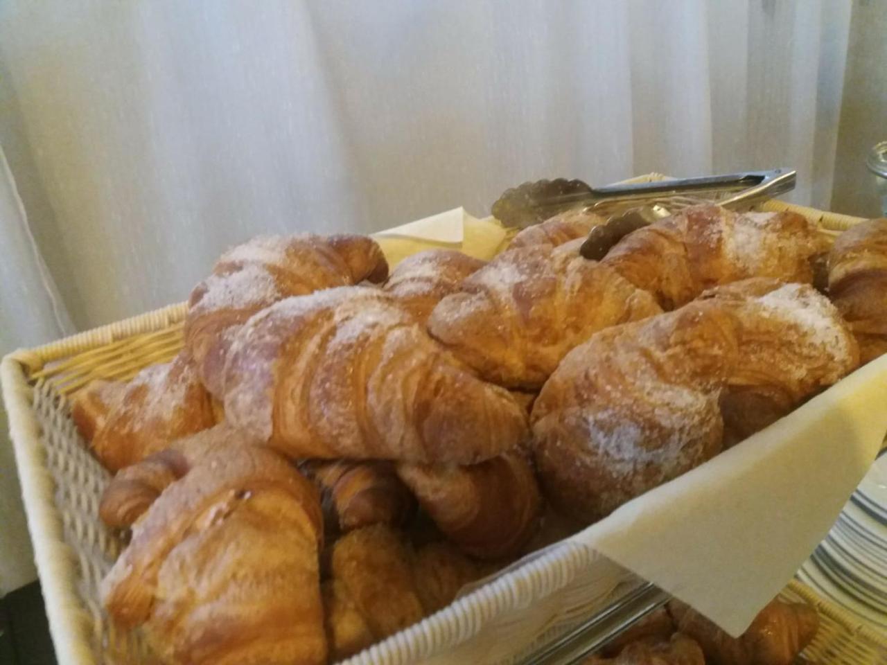 Columbus Urban Resort Florence Ngoại thất bức ảnh Croissants
