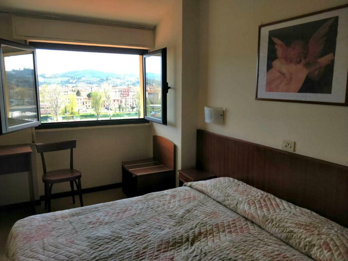 Columbus Urban Resort Florence Ngoại thất bức ảnh A room at the hotel
